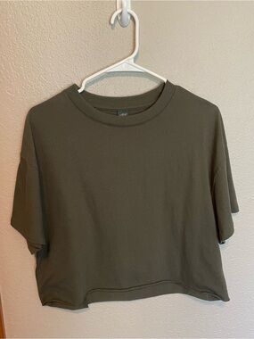 Olive green cropped tee